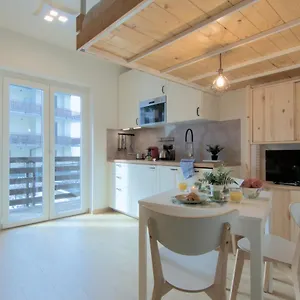 Casa Pino- Loft Con Giardino Magnolta Appartamento
